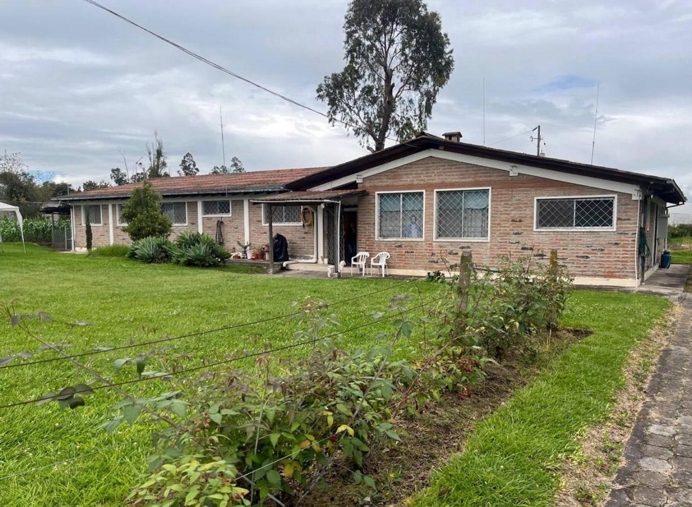 Quito Eco Lodge Airport - B&B Tababela Exterior foto